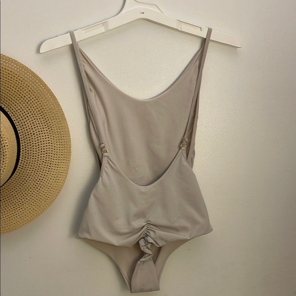 SANTO AZUL | Cream One Pieces with Elegant Design Size Medium - Picture 1 of 7